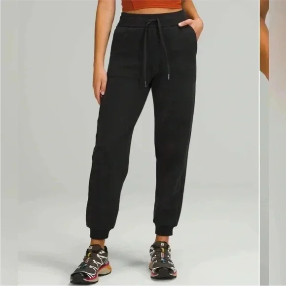 03- Lululemon Scuba Relaxed High-Rise Jogger Black 2 - Picture 2 of 7